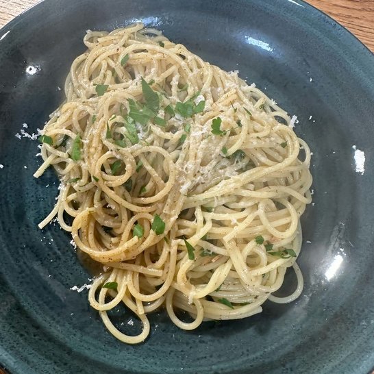 Spaghetti Aglio Olio mit Nussbutter