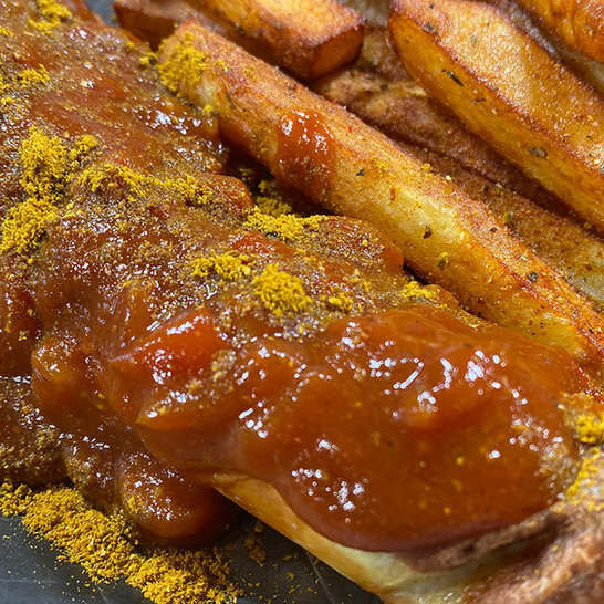 Currywurst mit selbstgemachten Pommes aka "Manta-Platte"