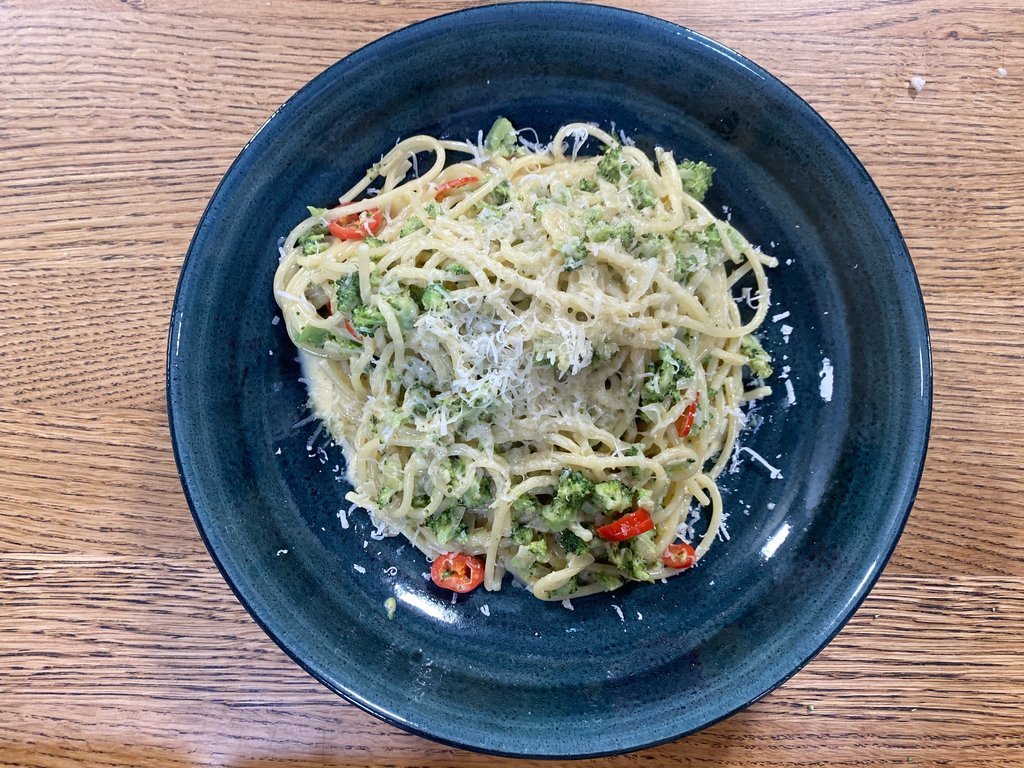 Spaghetti mit Brokkoli-Rahm Rezept vom Henssler